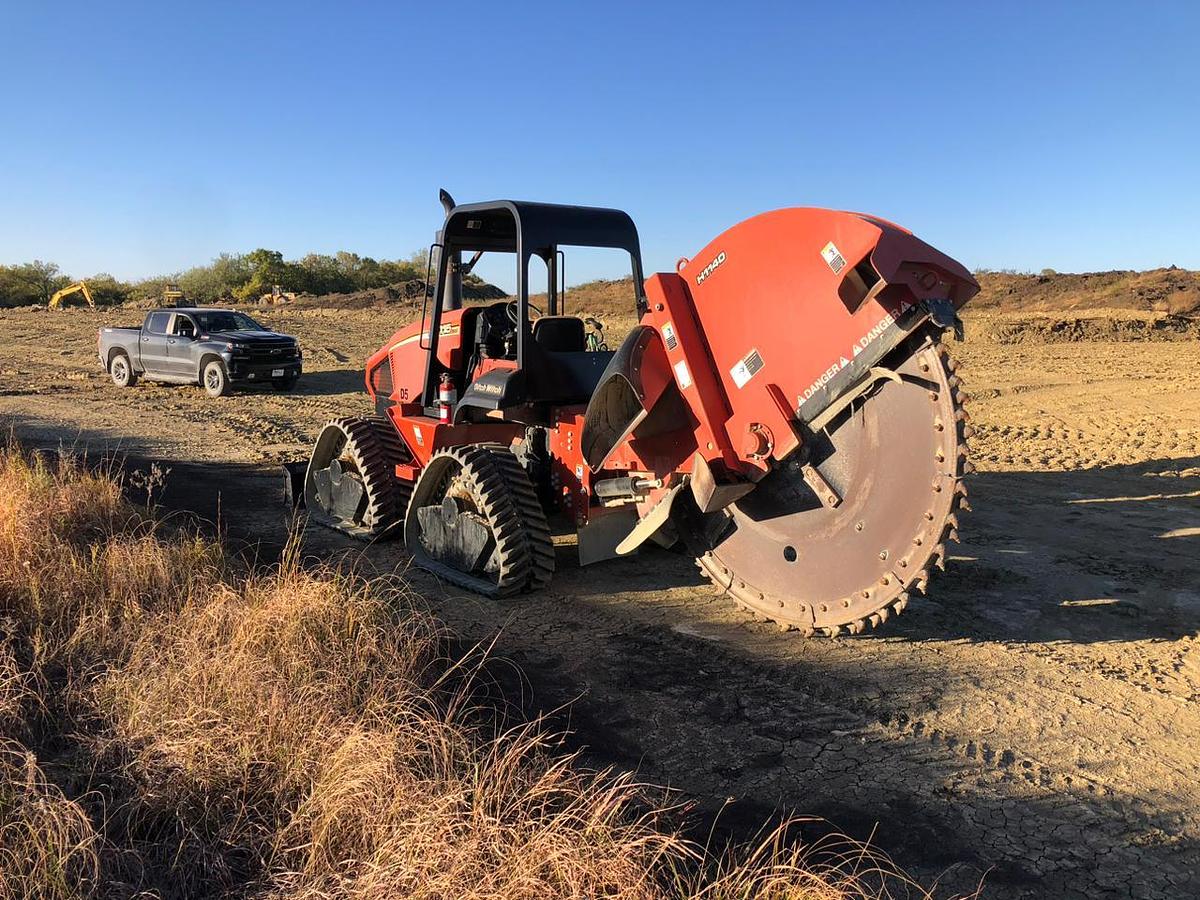 Used 2012 DITCH WITCH RT-115 w/ 40″ Rocksaw