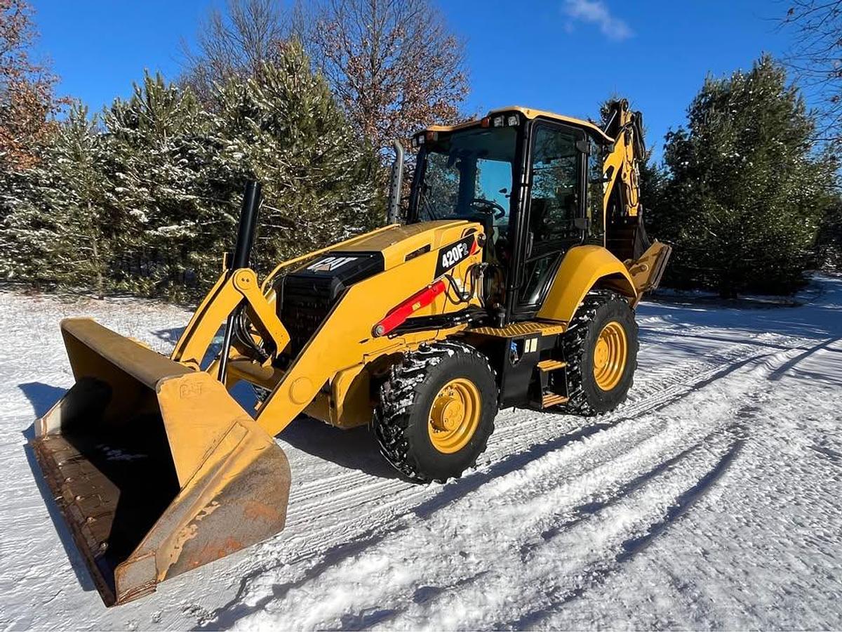 Used 2019 CAT 420F2