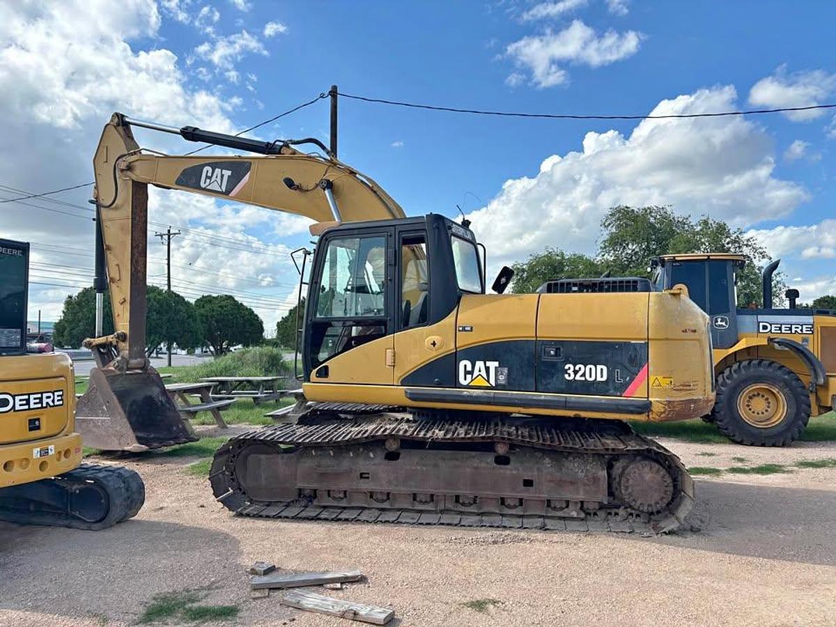 Used 2009 CAT 320D