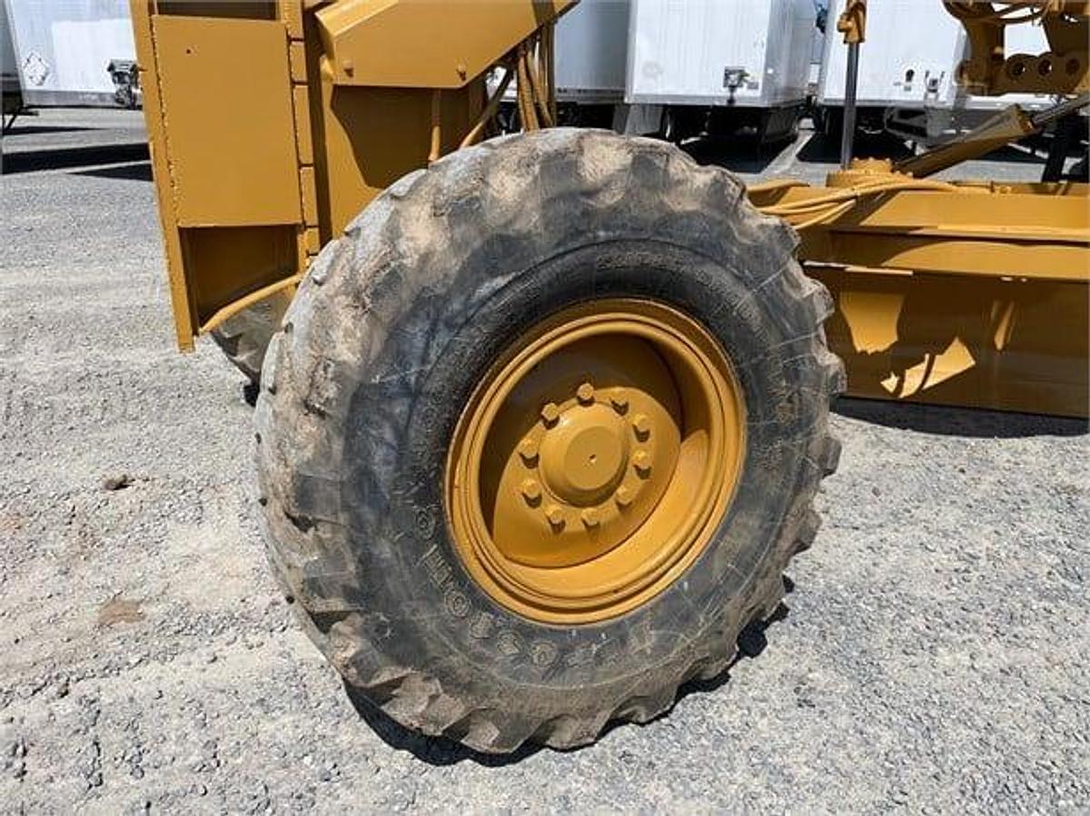 Used 1995 Caterpillar 140H