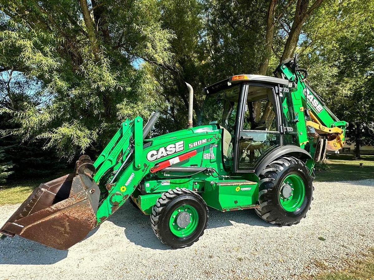 Used 2015 Case 580 super N