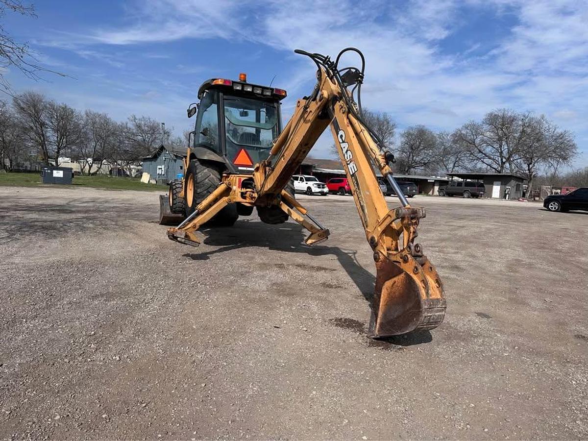 Used 2010 Case 580M