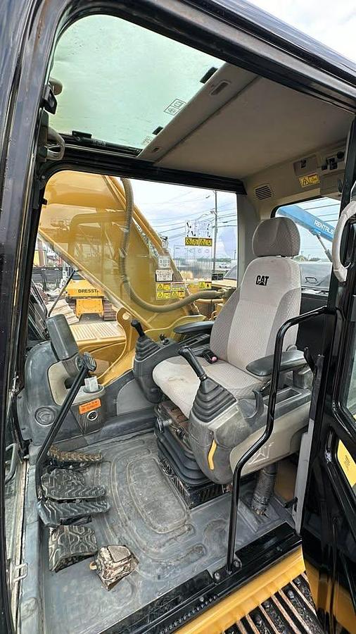 Used 2008 Caterpillar 325D