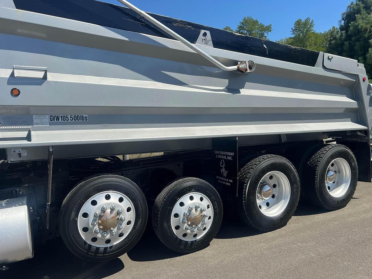 Used 2017 Kenworth T880 Dump Truck