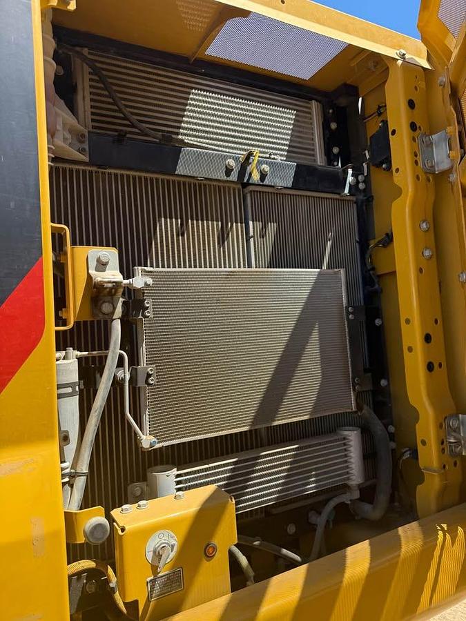 Used 2019 CAT 320 Excavator