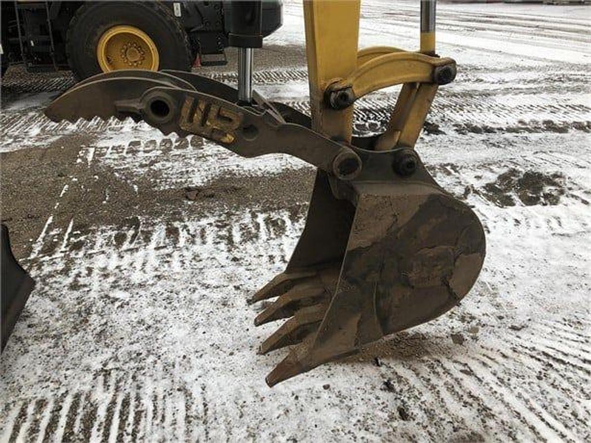 Used 2020 Komatsu PC35MR-5