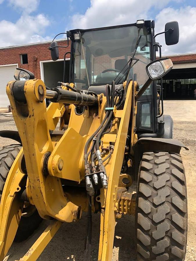 Used 2010 CAT 906H