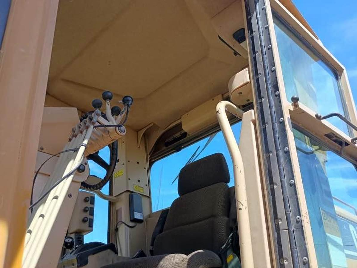 Used 2001 Cat 140H Motor Grader