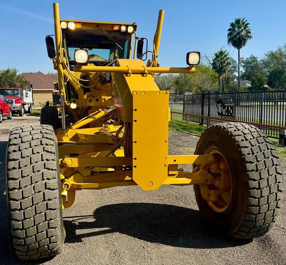 Used 2003 Caterpillar 140 H