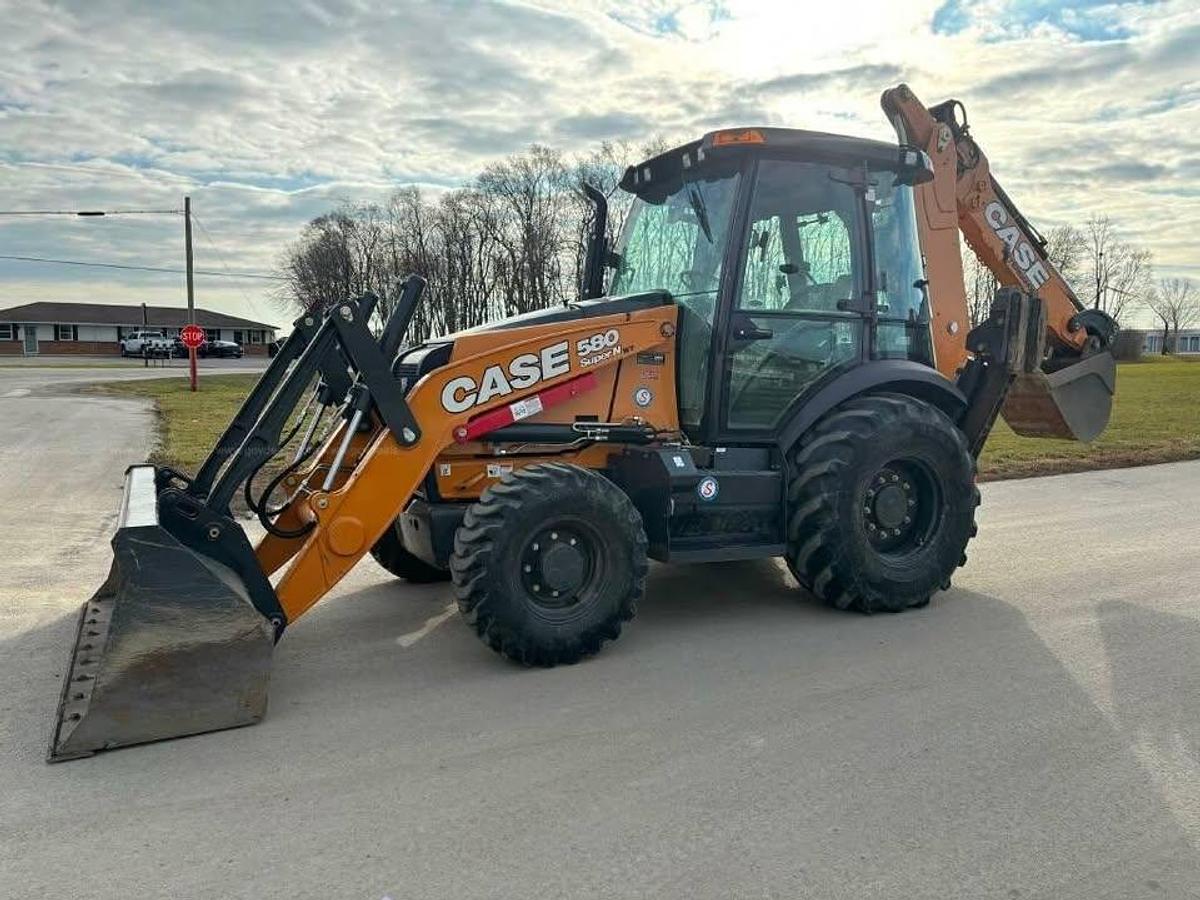 Used 2015 Case 580SN