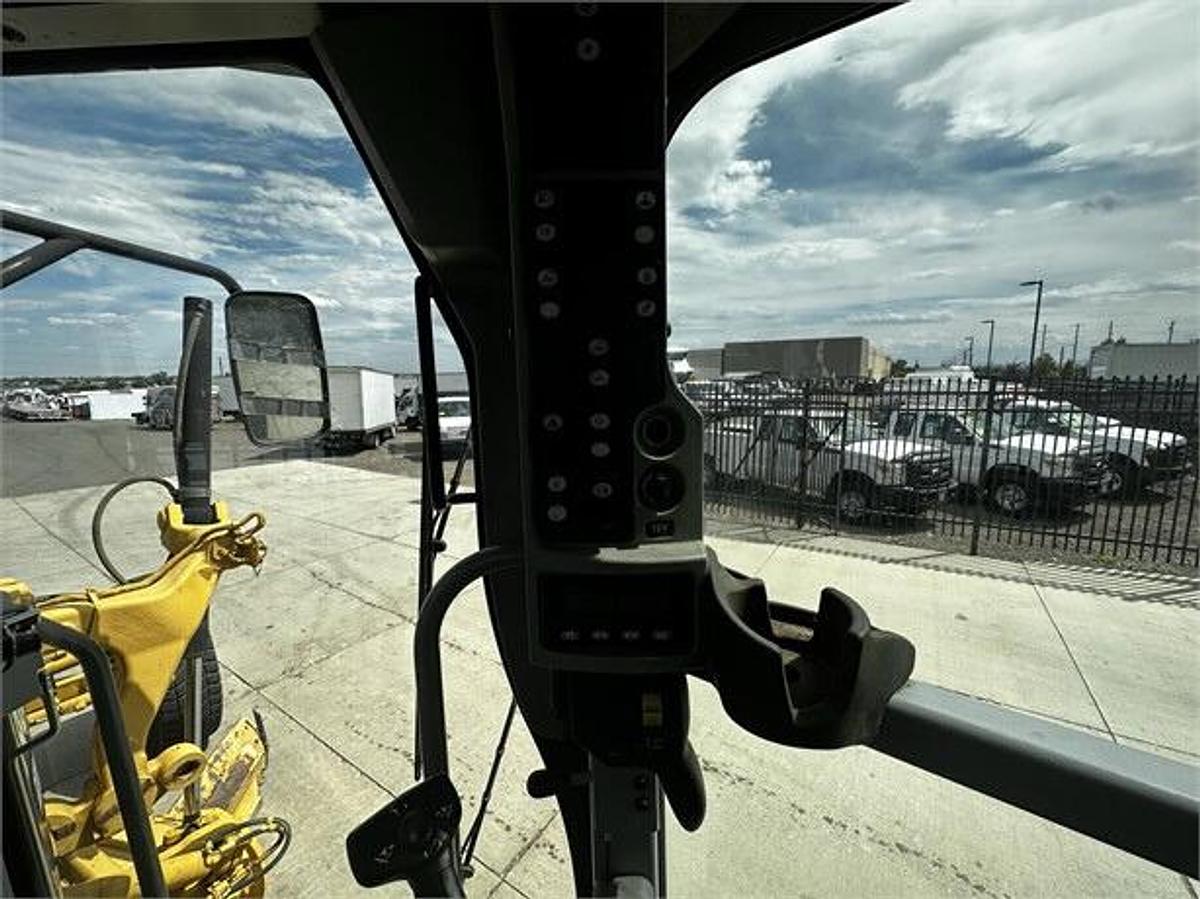 Used 2008 Caterpillar 140M
