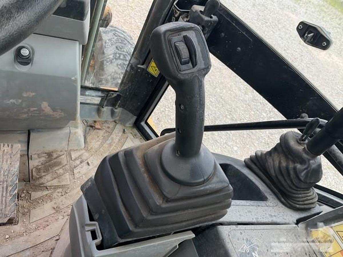 Used 2014 CAT 420F