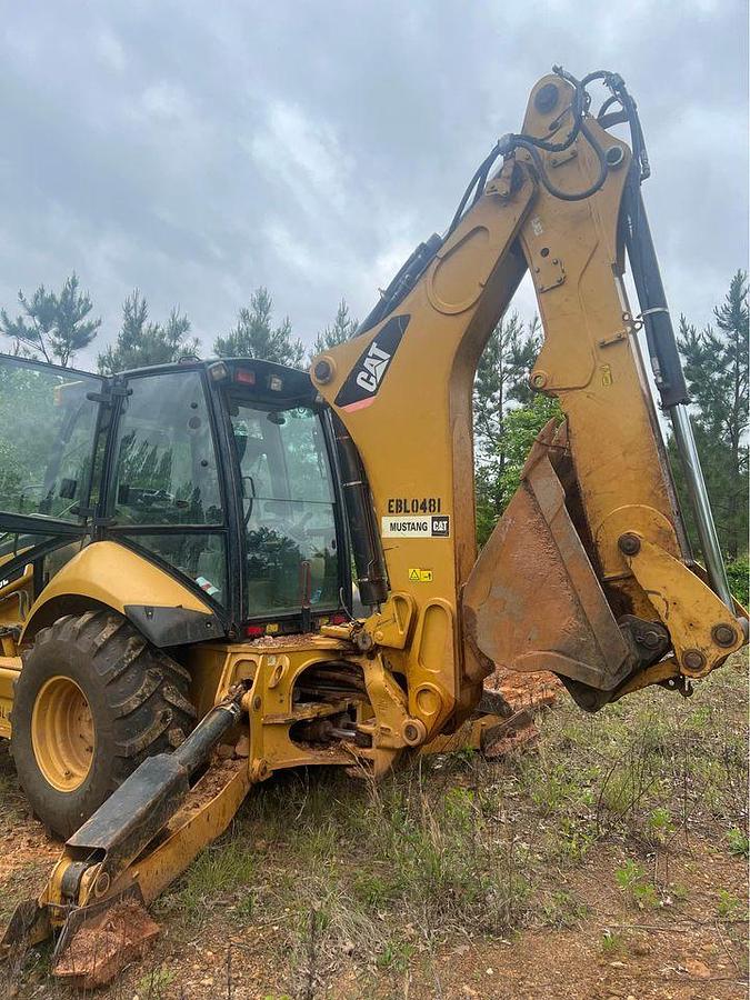 Used 2010 Caterpillar 450E