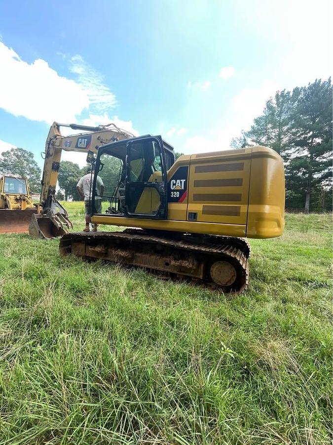 Used 2018 Caterpillar 320
