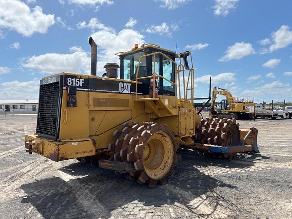 Used 2006 CAT 815F