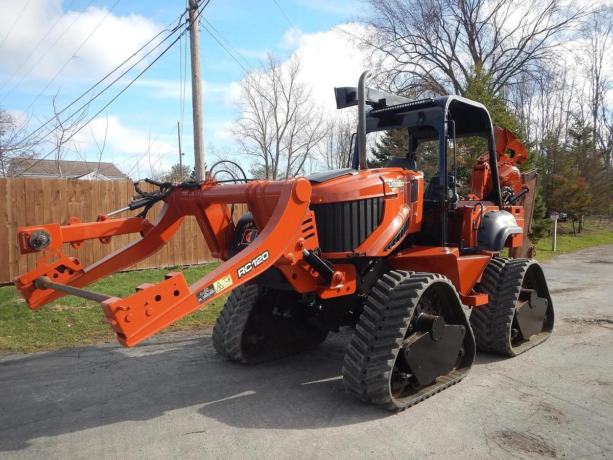 Used 2015 DITCH WITCH RT120 QUAD