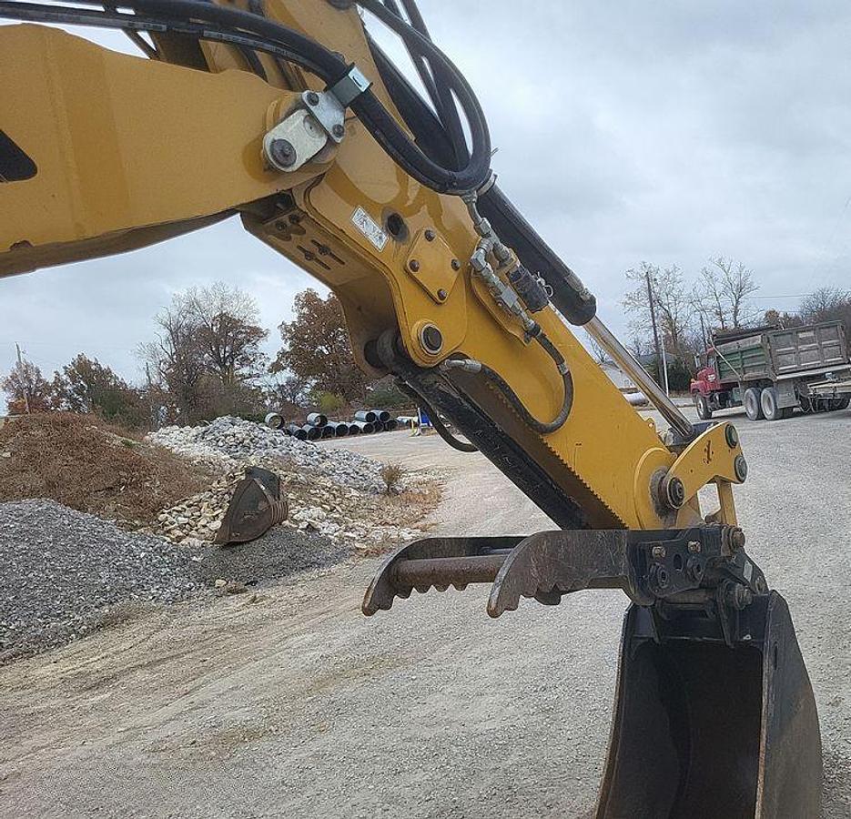 Used 2018 Caterpillar 420F2
