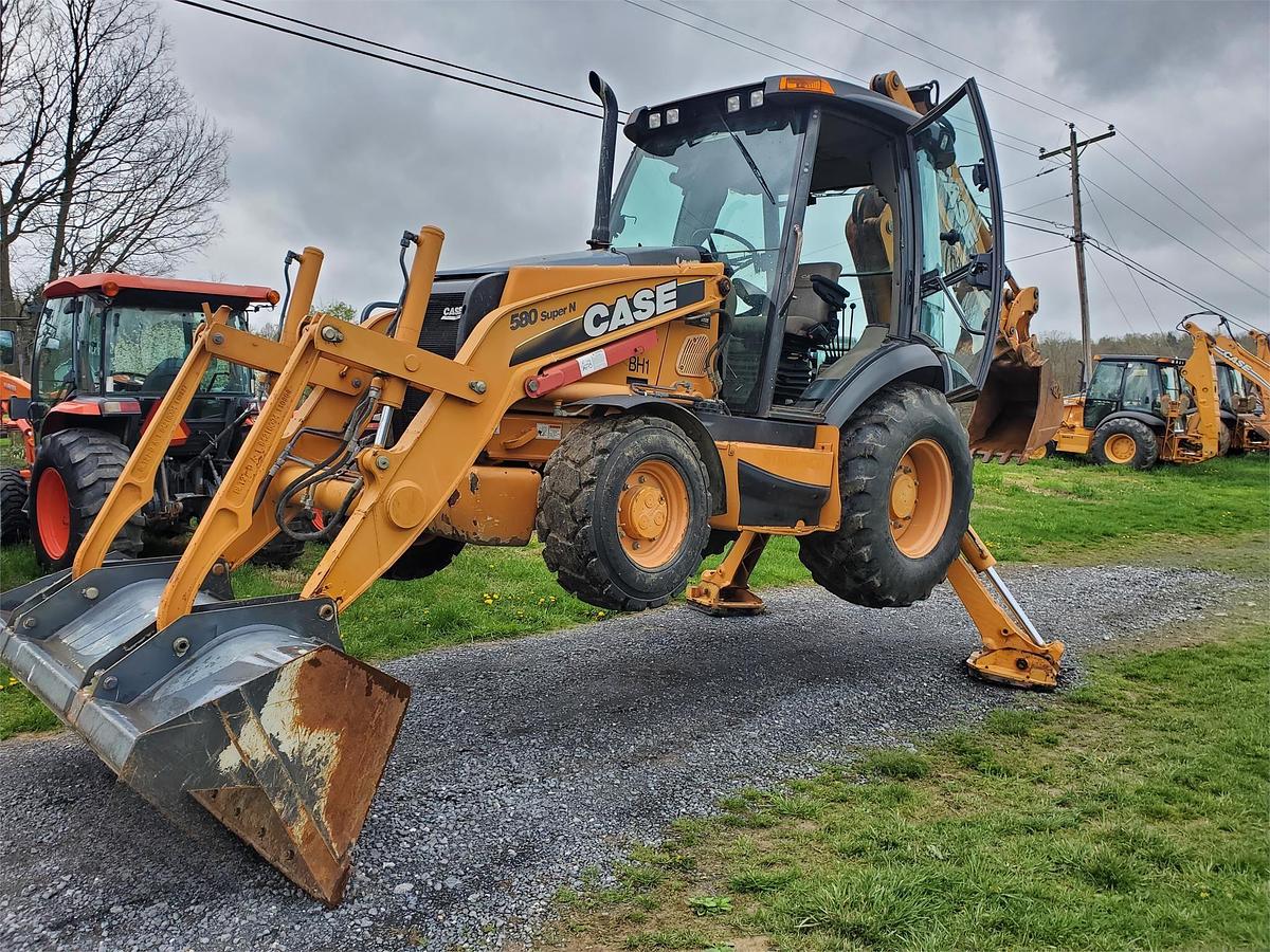 Used 2011 CASE 580SN