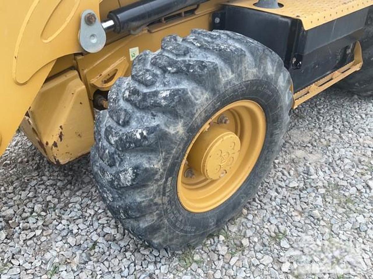 Used 2014 CAT 420F