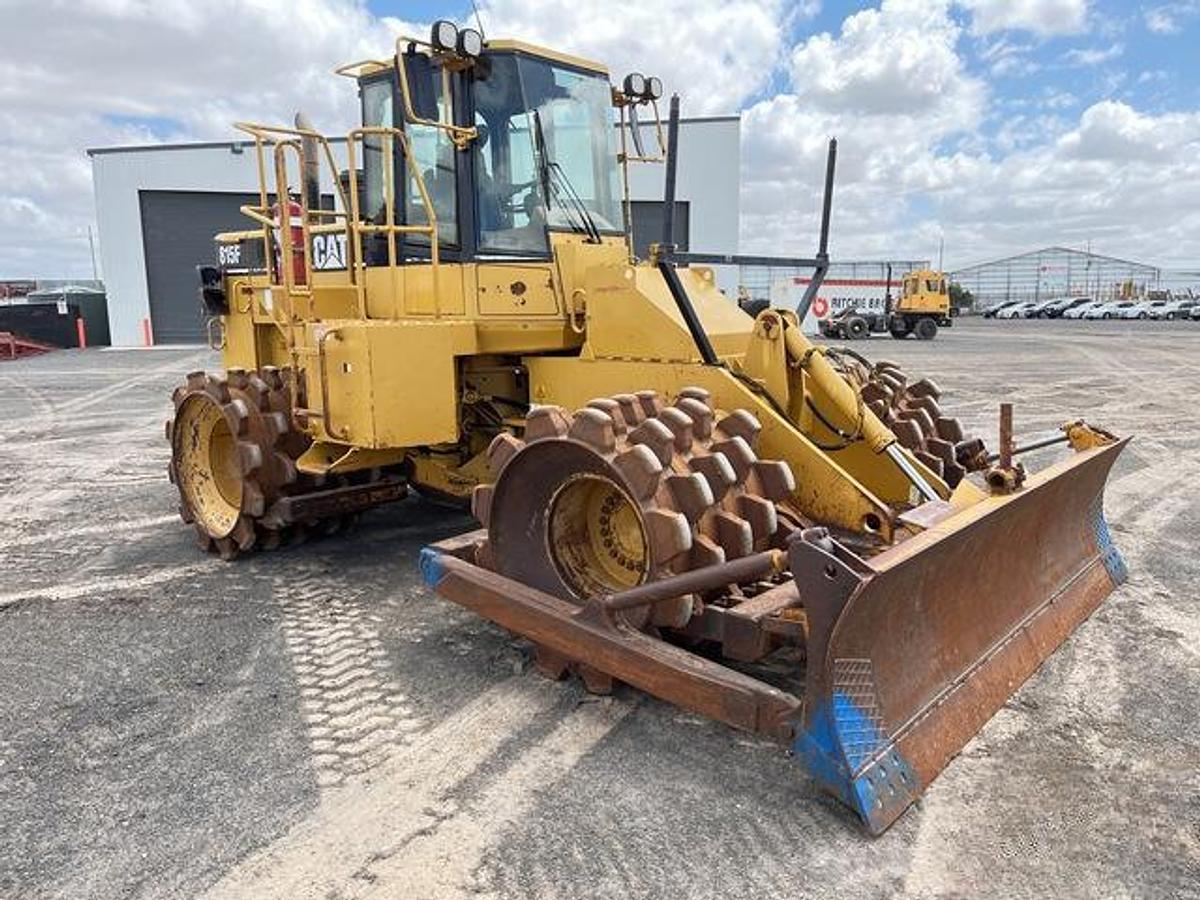 Used 2006 CAT 815F