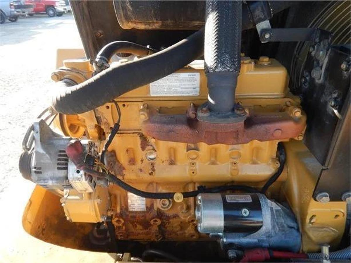 Used 2001 CATERPILLAR 906