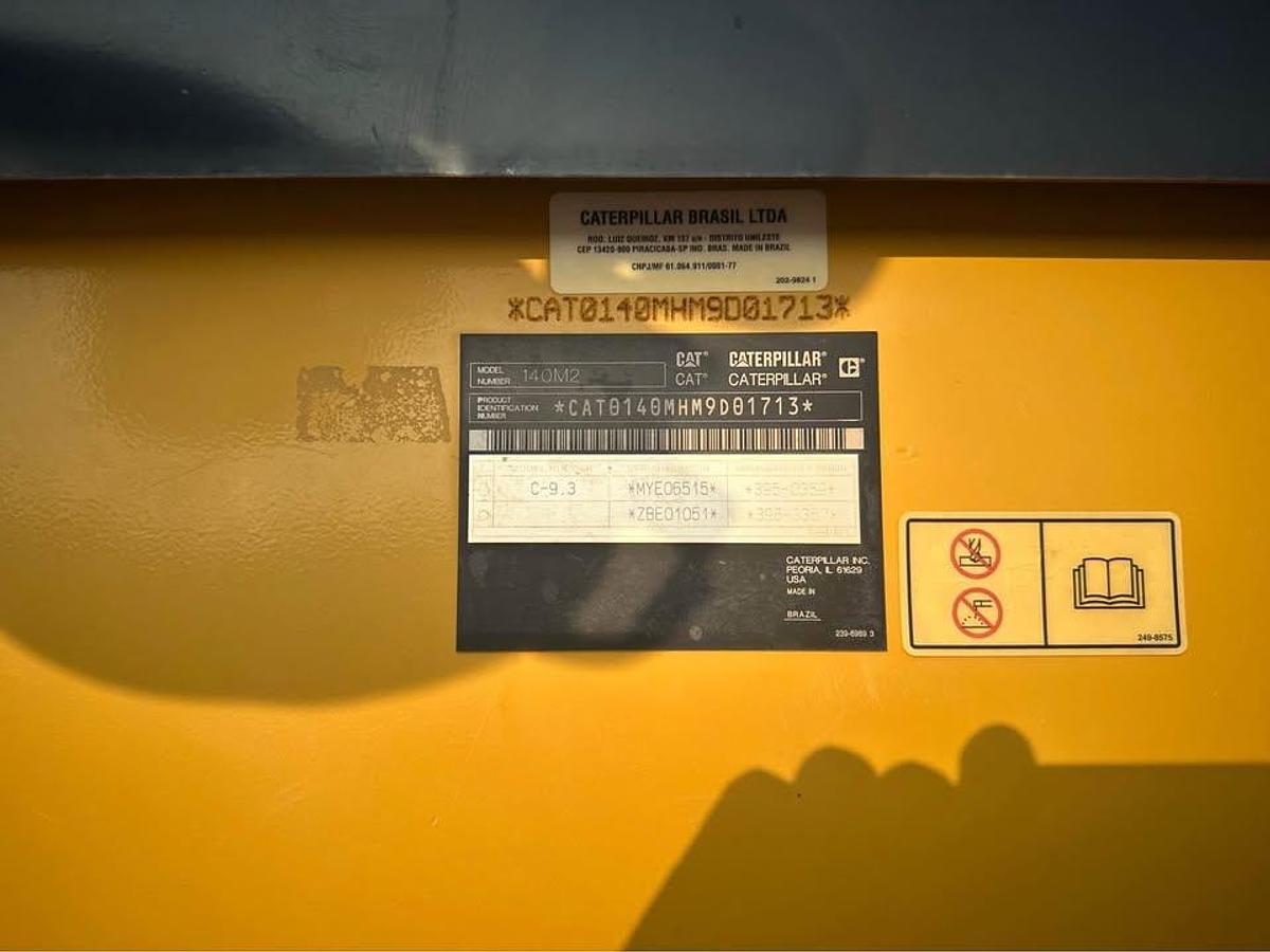 Used 2014 Cat 140M2