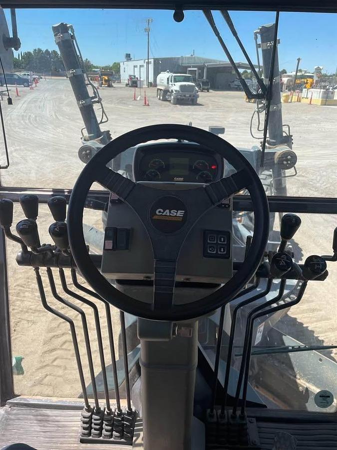 Used 2017 CASE 865B