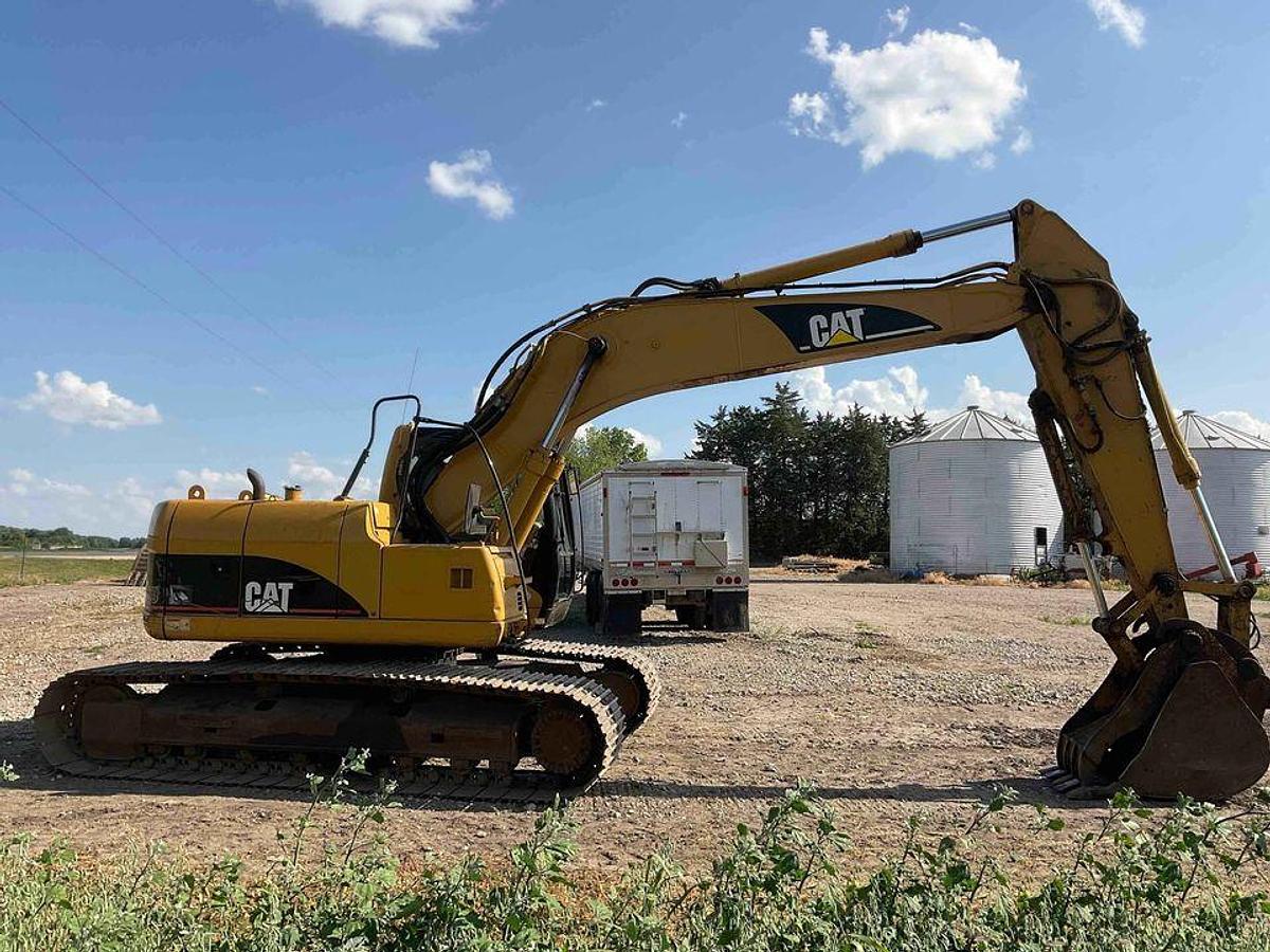 Used 2004 Caterpillar 320CLU