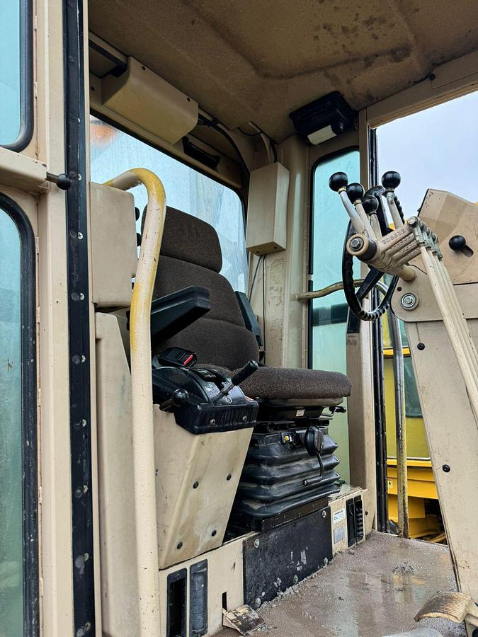 Used 1995 Caterpillar 140H