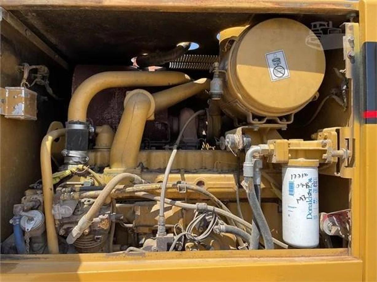 Used 1995 Caterpillar 140H