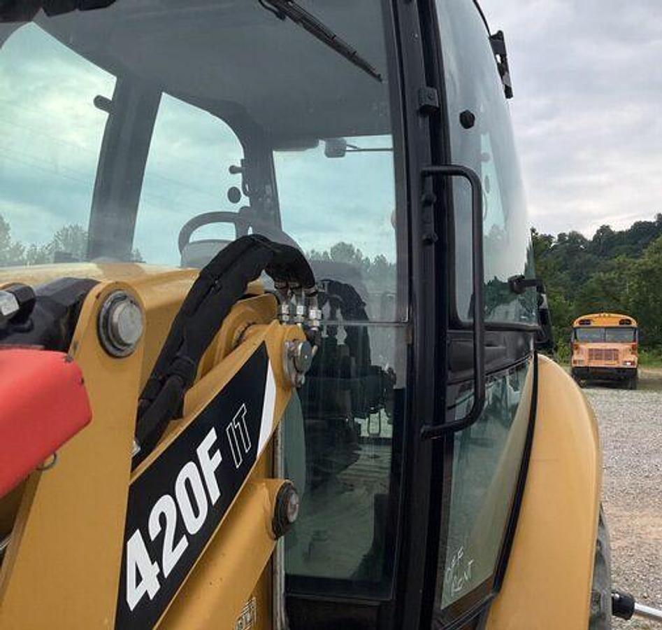 Used 2014 CAT 420F