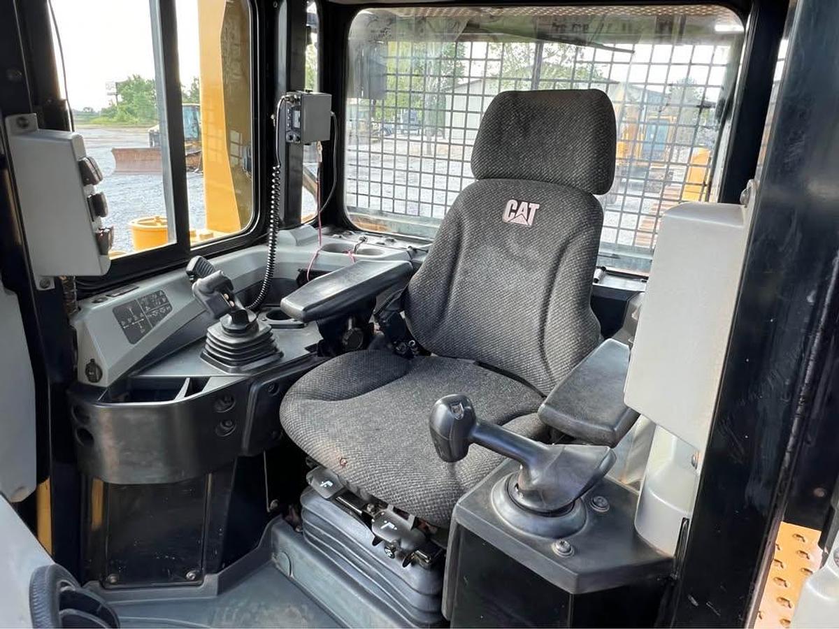 Used 2014 Caterpillar D6T XL