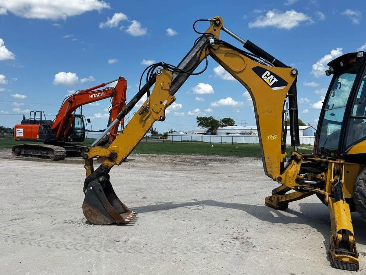 Used 2015 CAT 420F