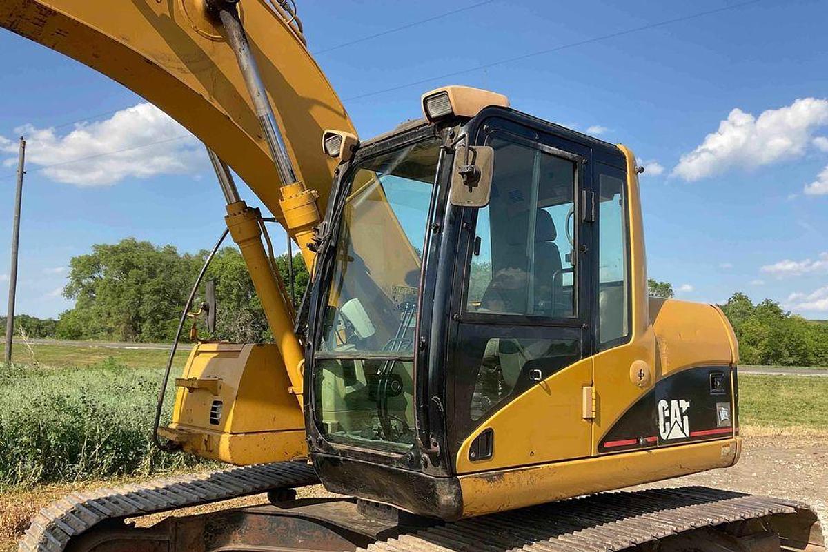 Used 2004 Caterpillar 320CLU