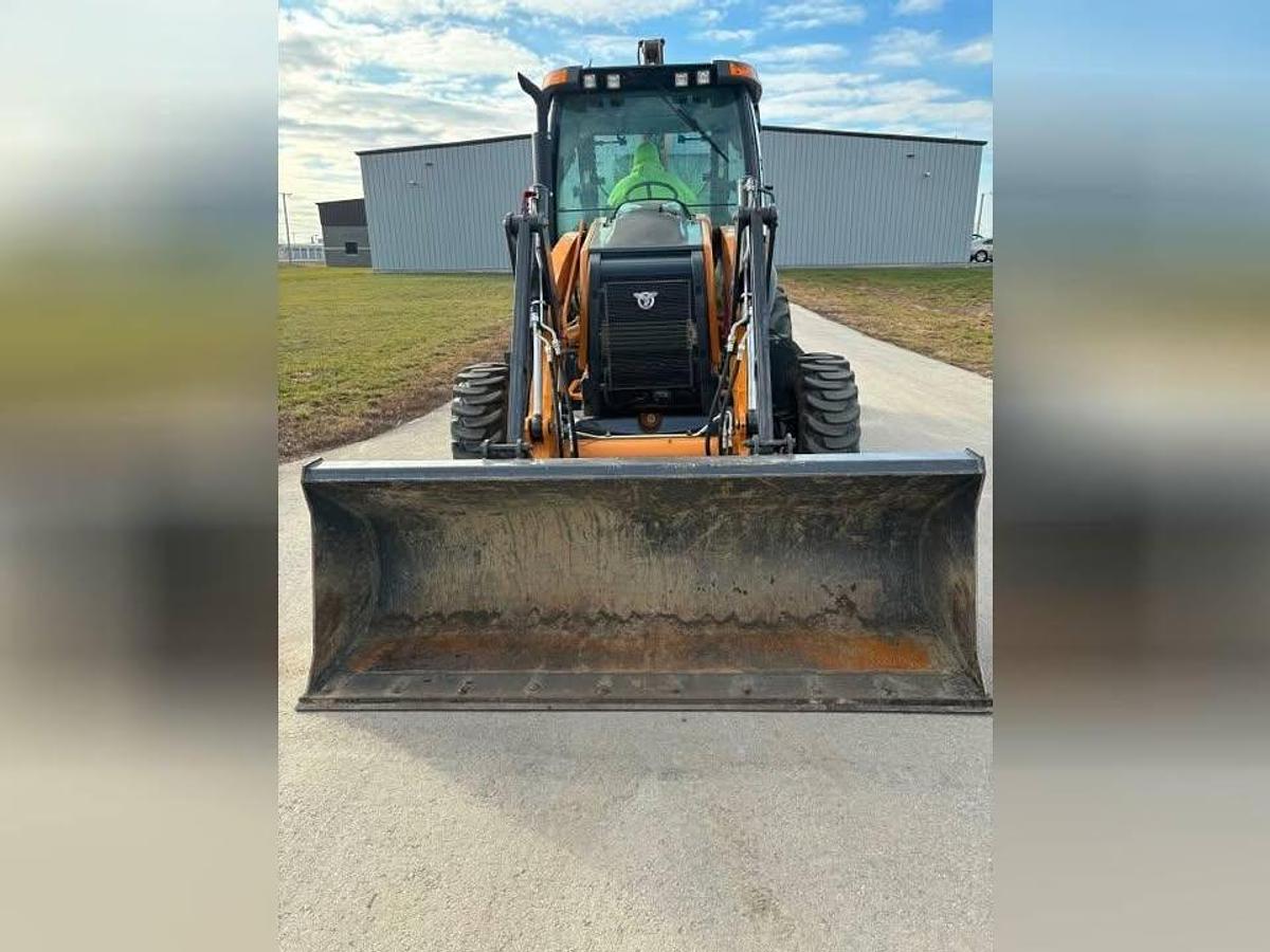 Used 2015 Case 580SN