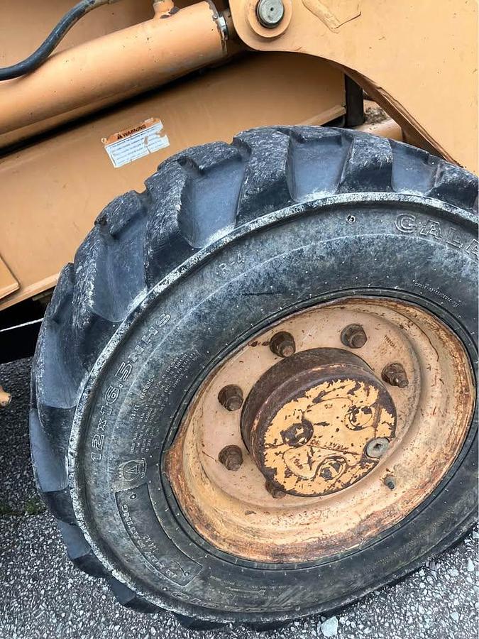 Used 2000 CASE 580L