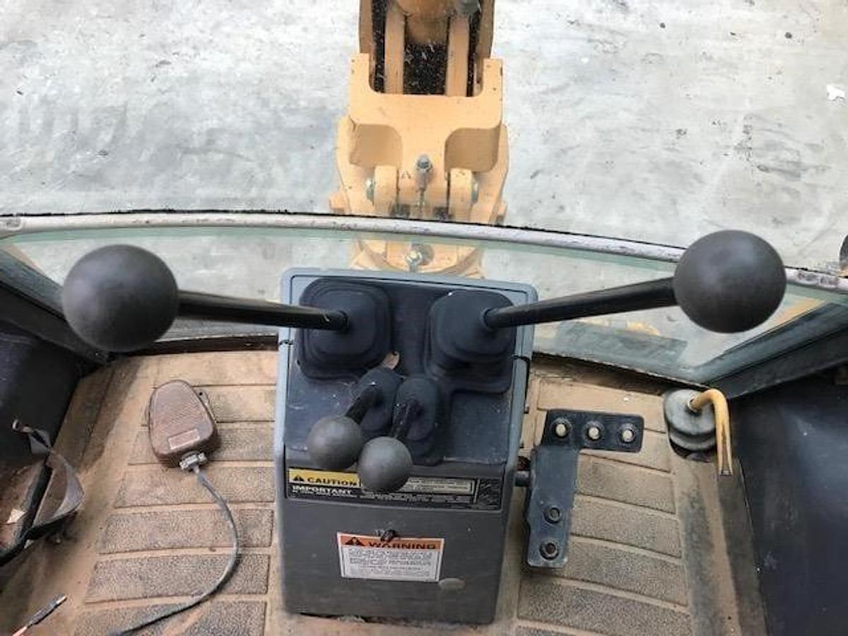 Used 1999 CASE 580L