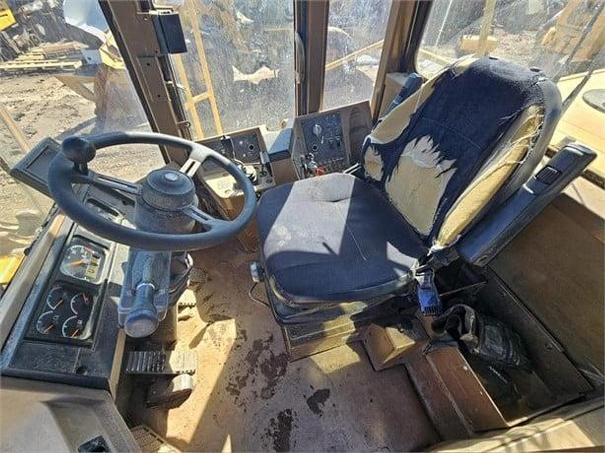 Used 2002 Caterpillar 815F