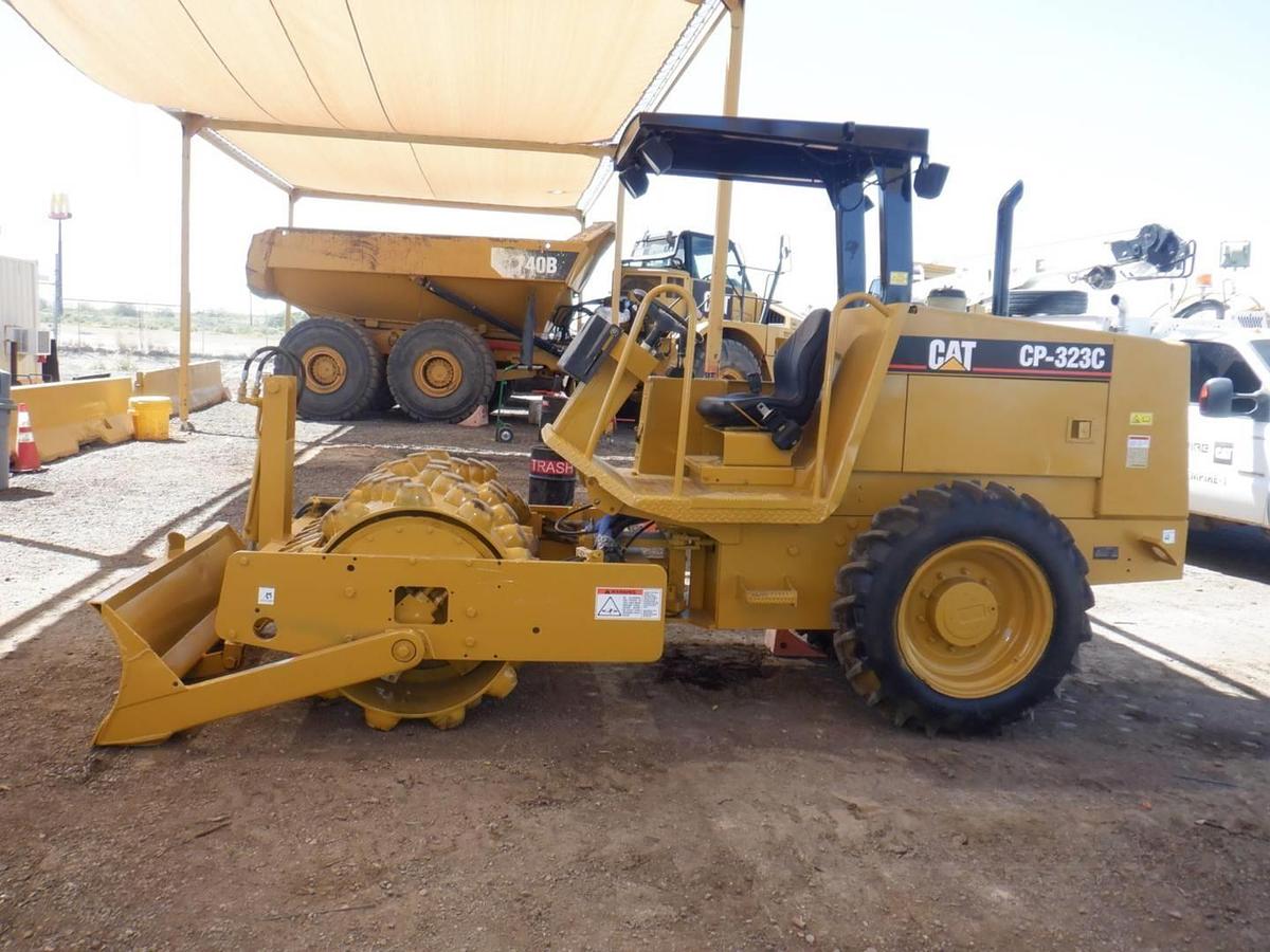 Used 2003 CATERPILLAR CP-323C