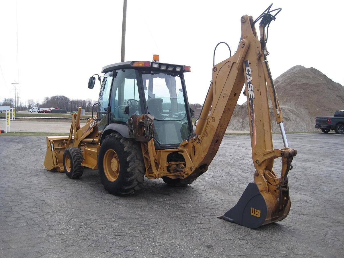 Used 2007 CASE 580M II