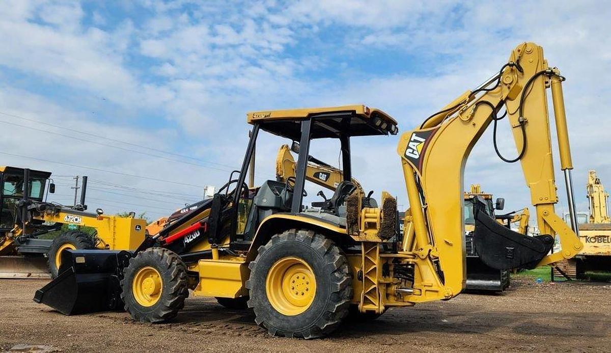 Used 2004 CATERPILLAR 420D 4x4 EXT-HOE