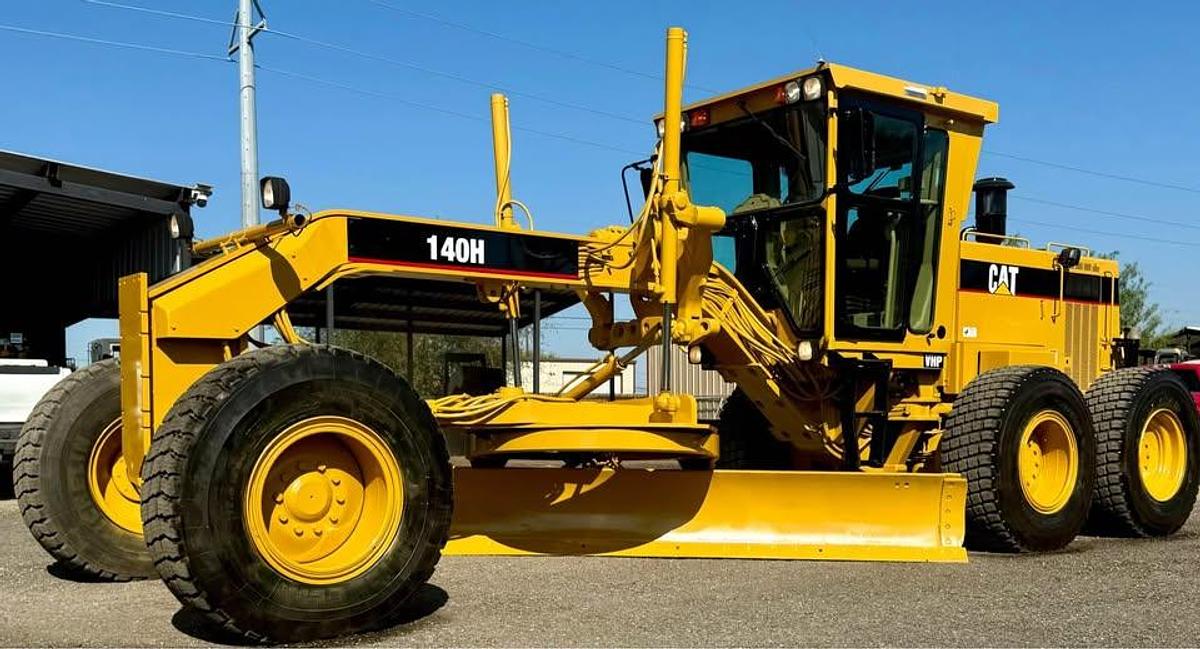 Used 2003 Caterpillar 140 H