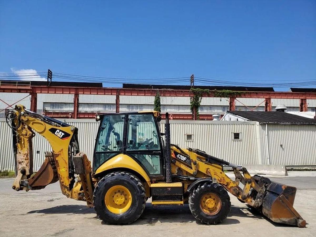 Used 2015 Caterpillar 420f it