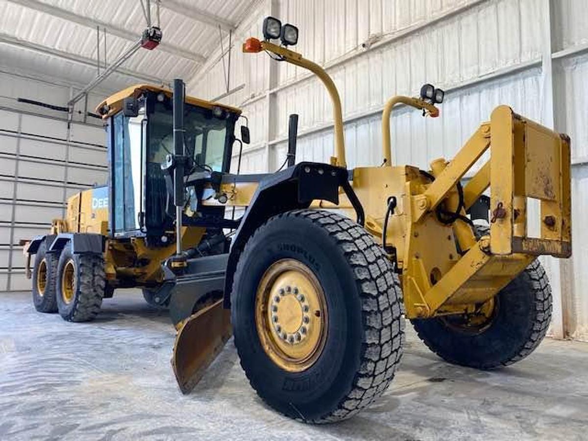 Used 2007 Deere 772D Grader AWD with Ripper