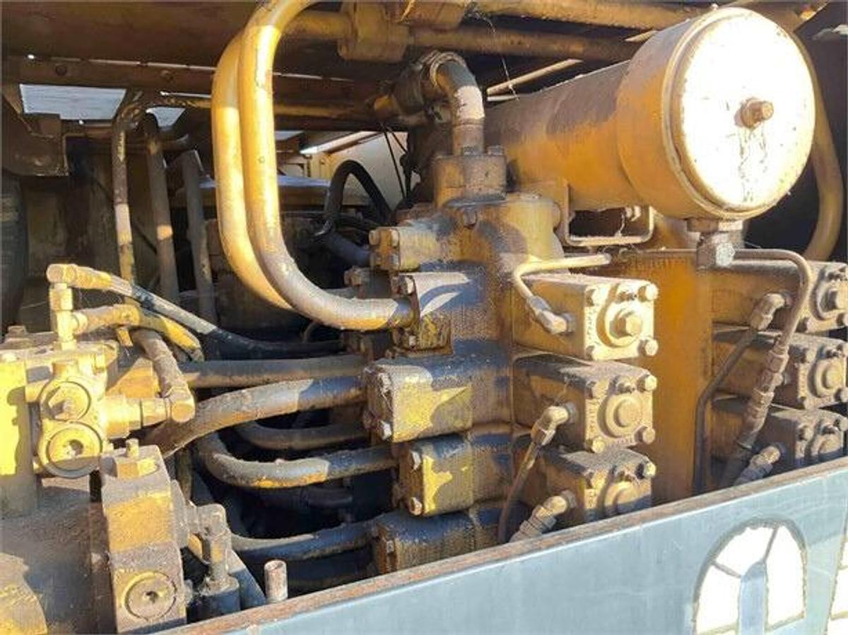 Used 1979 CATERPILLAR 215
