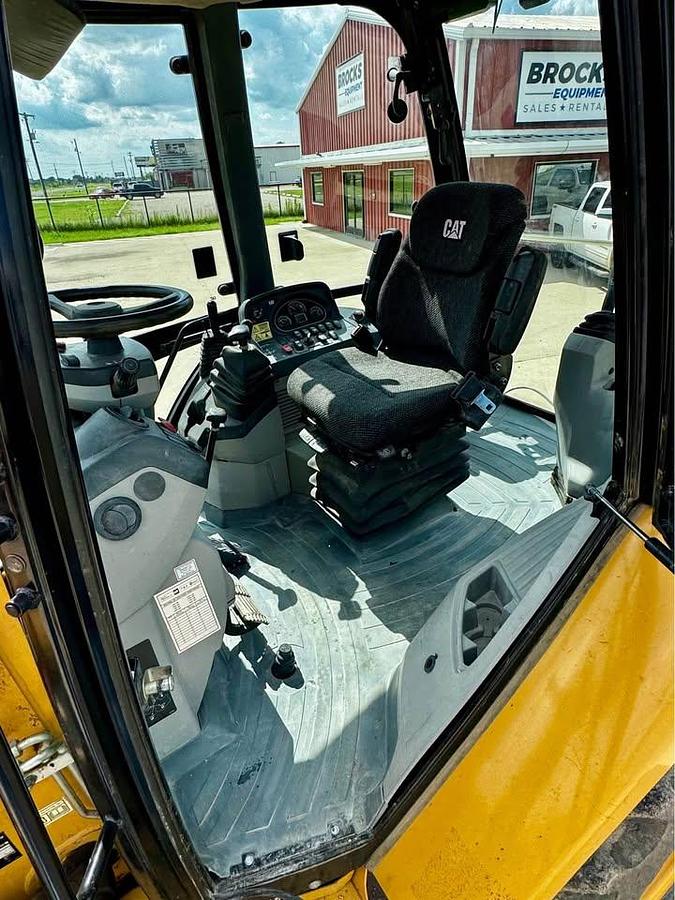 Used 2015 CAT 420F