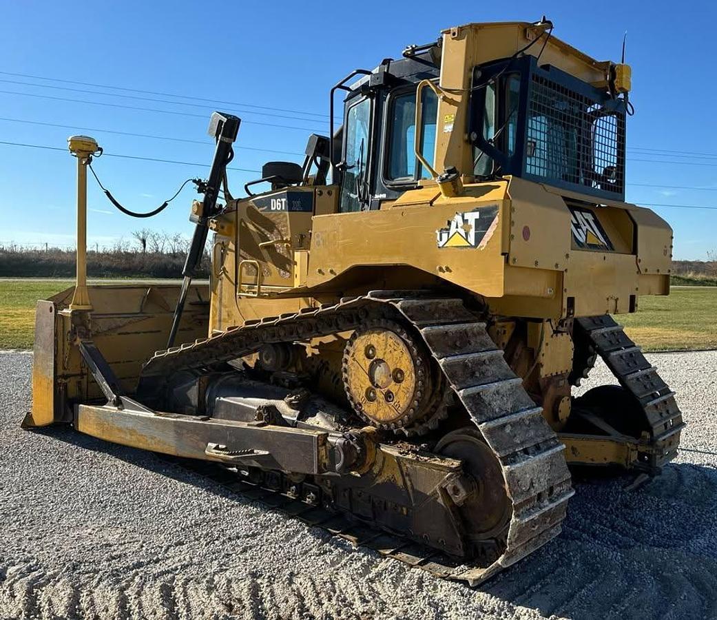 Used 2011 Caterpillar D6T XL