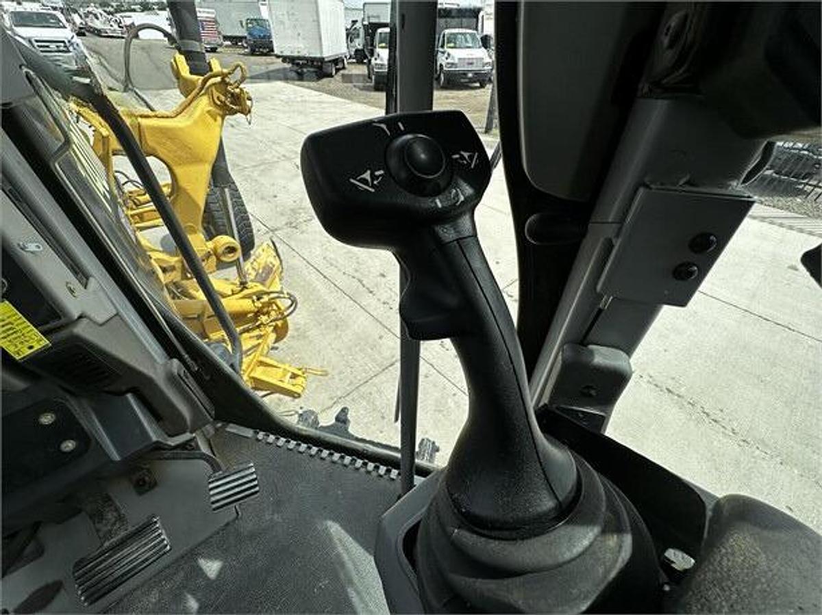 Used 2008 Caterpillar 140M