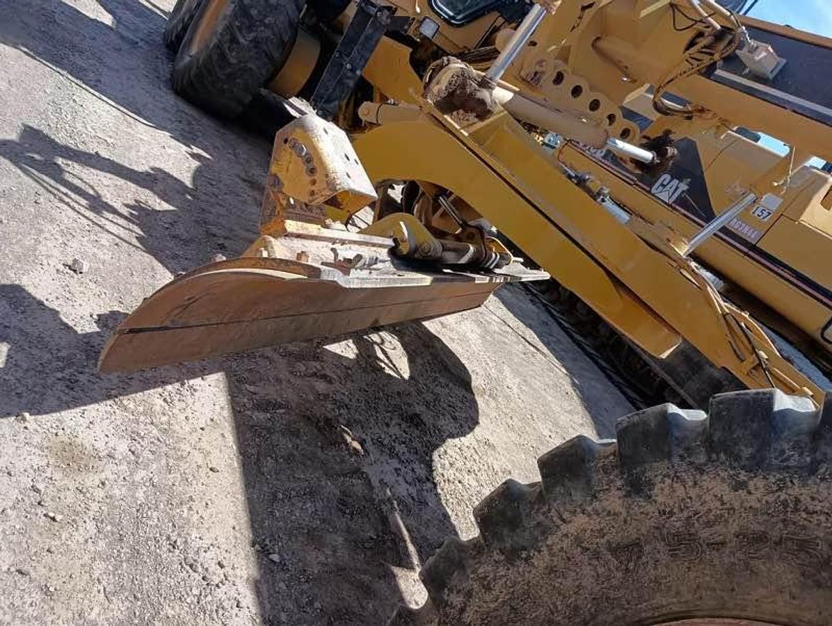 Used 2001 Cat 140H Motor Grader