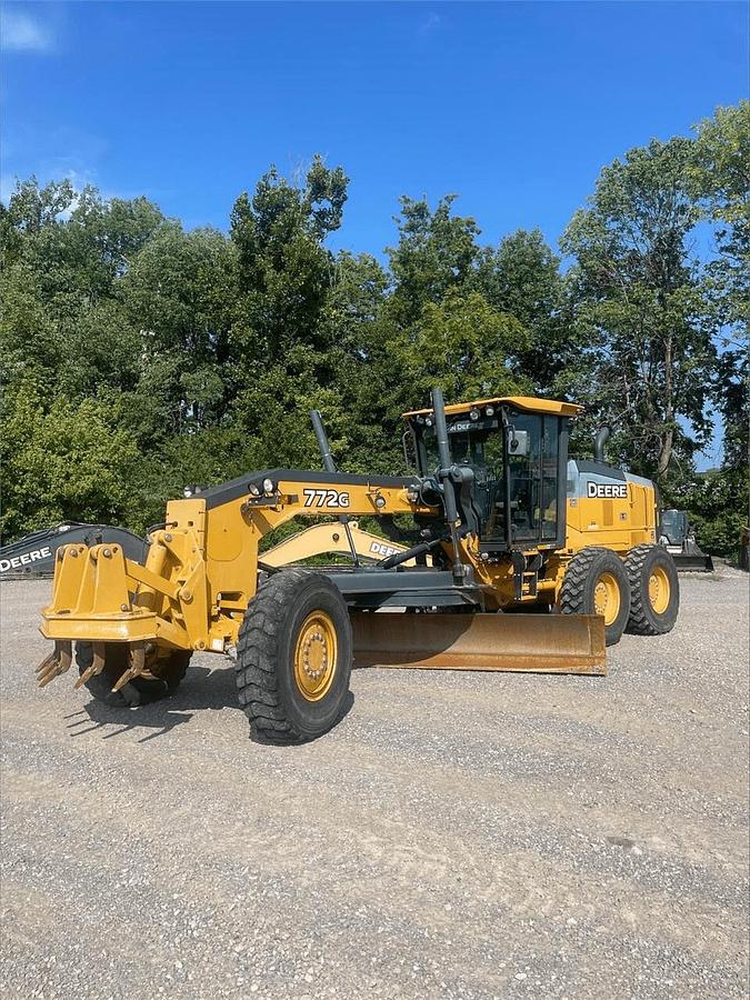 Used 2015 Deere 772G